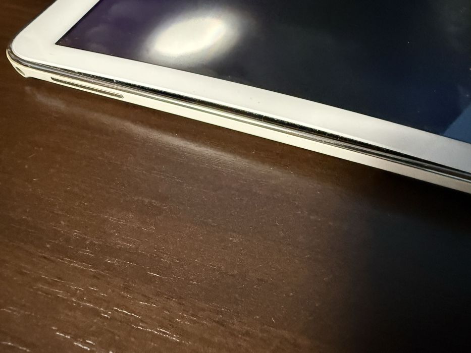 Планшет Samsung. SM-T530. 16GB.