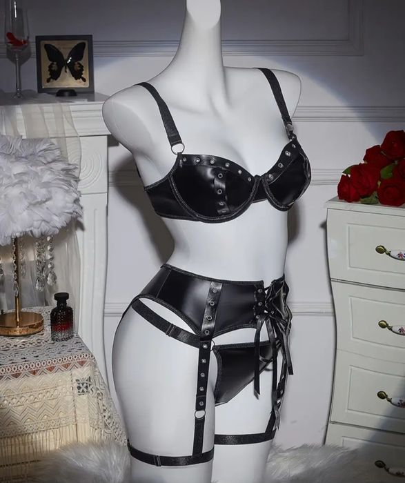 Nowy czarny skórzany komplet bielizny erotycznej S