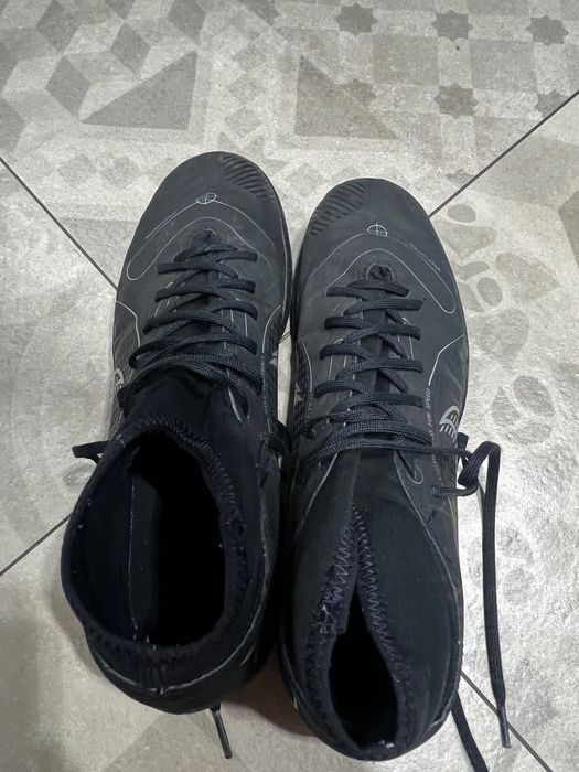 Halówki Nike. Czarne z czarna podeszwa