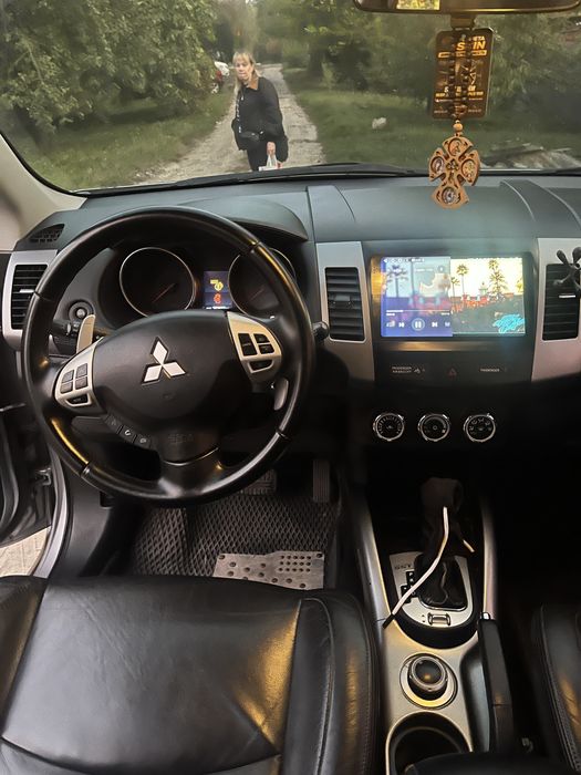 Аутлендер 2.2 дизель автомат