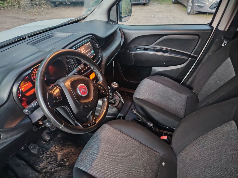 Fiat Doblo 2.0 diesel kamera cofania klima niski przebieg 113tys okazja a