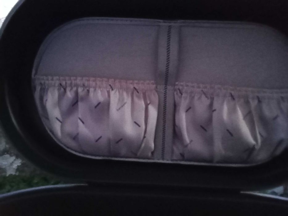 Necessaire/ Mala de viagem em bom estado marca Samsonite