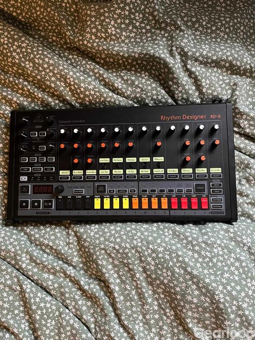 Behringer RD-8 MK II 1 mês de uso na garantia.