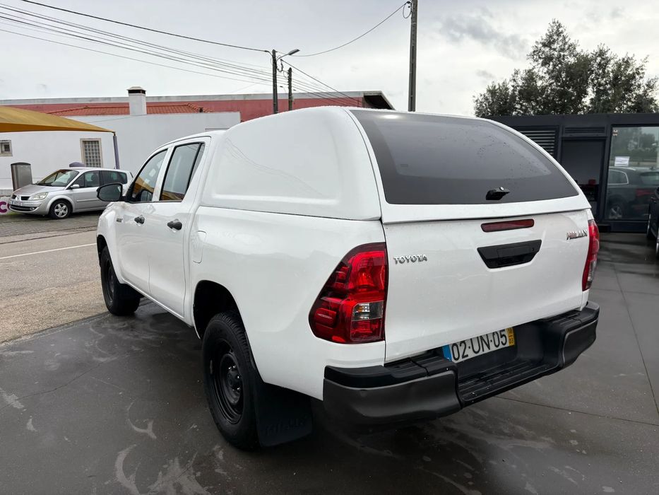 Toyota Hilux 2.4 D-4D 2WD CD