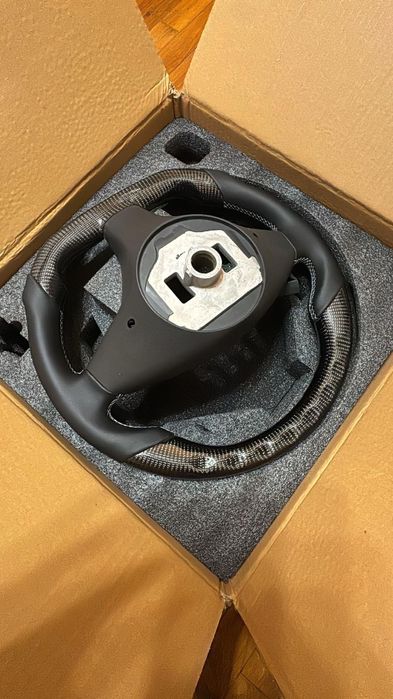 Кермо карбоновий Tesla model X S