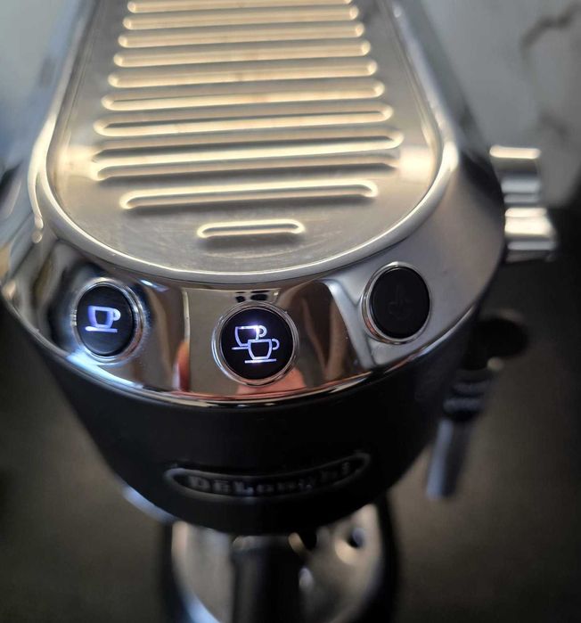 Ekspres kolbowy DeLonghi Dedica EC685.BK + młynek Krups GVX2 + dodatki