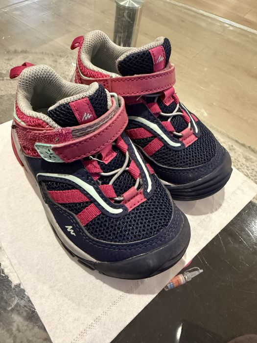 Кросівки дитячі……..