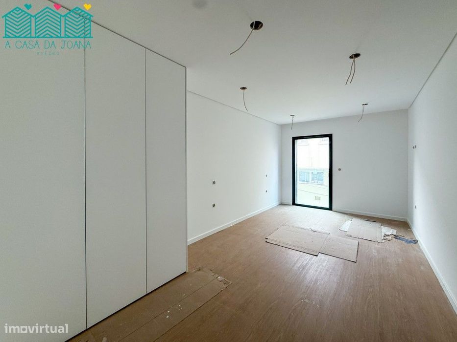 Apartamento T2+1 com Lugar de Garagem em Esgueira