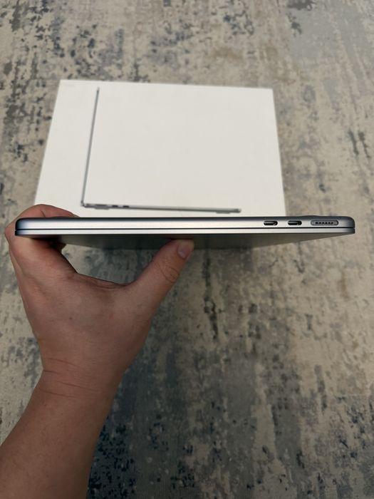 MacBook Air 2024 M3 chip 8/256gb