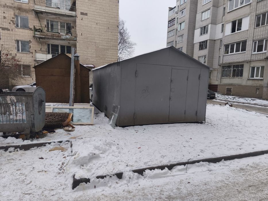 Продам металевий гараж 3.5*6.0 з місцем вул. Молодіжна, м. Біла Церква