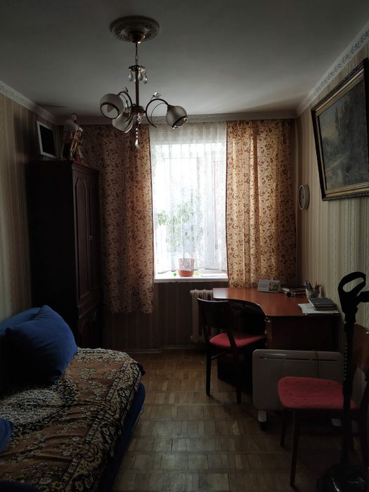 Здам кімнату для однієї дівчини м. Печерська, Палац України 12 хв. пішки
