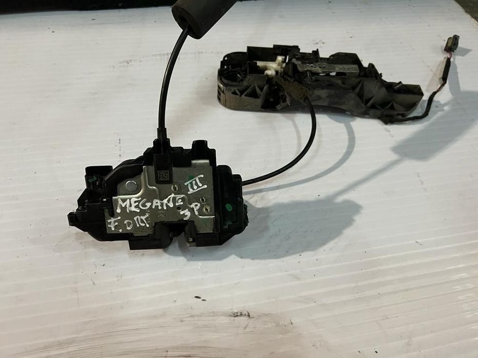 Fechadura porta direita Renault Megane 3