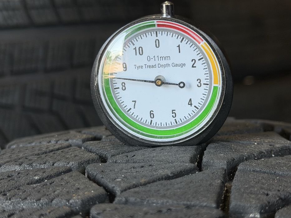 235/55 r20 Bridgestone 4шт.