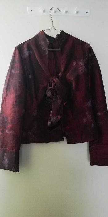 Vendo conjunto de 4 camisas sendo 3 femininas e 1 masculina