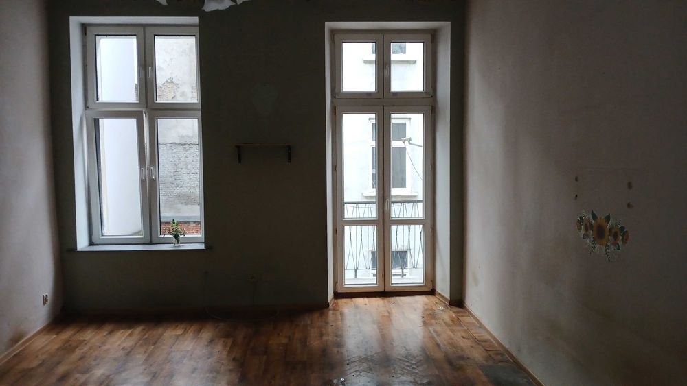 2 pokoje, 1 piętro,  balkon
