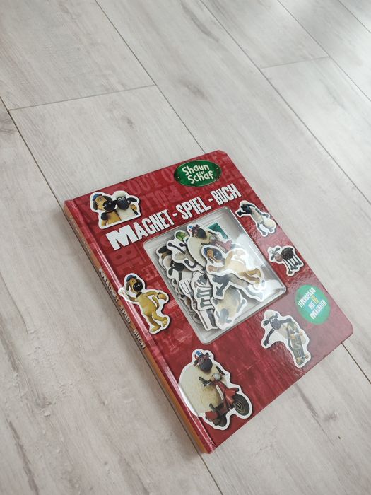 Магнітна книга-гра Shaun the Sheep (Овечка Шон)  | нова | 16 магніті