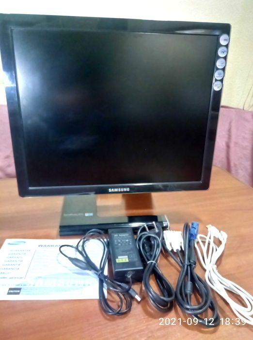 ЖК-монитор 19" Samsung 971P LS19MBXXFV