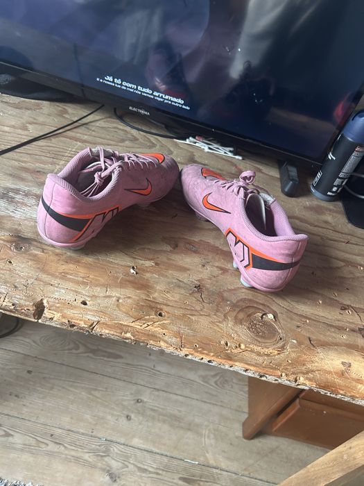 Conjundo de 2 chuteiras nike mercurial