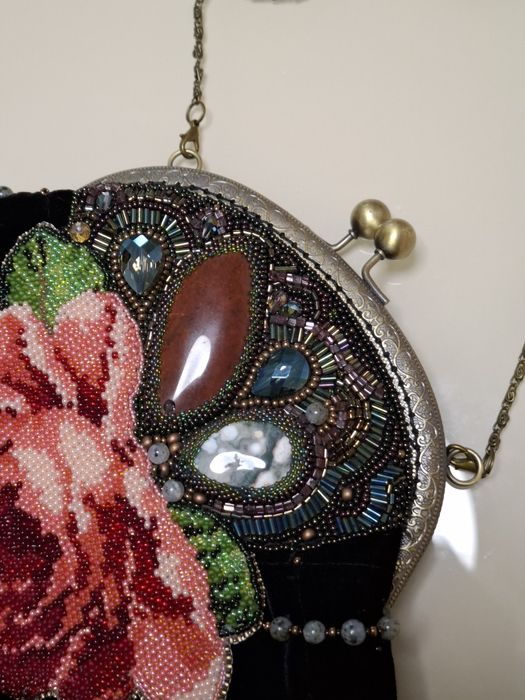 Кольє і сумочка з бісеру
