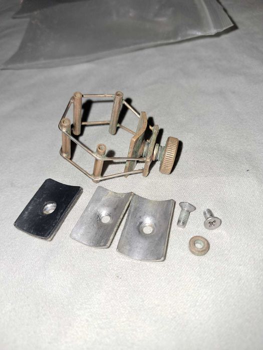 Ligatura FRANCOIS LOUIS ULTIMATE /ustnik metal/ Sax tenor GOLD