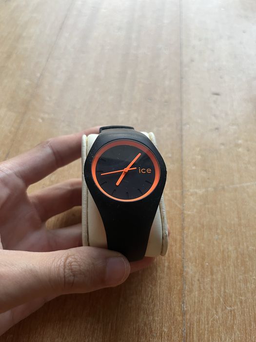 Relogio ICE watch preto laranja