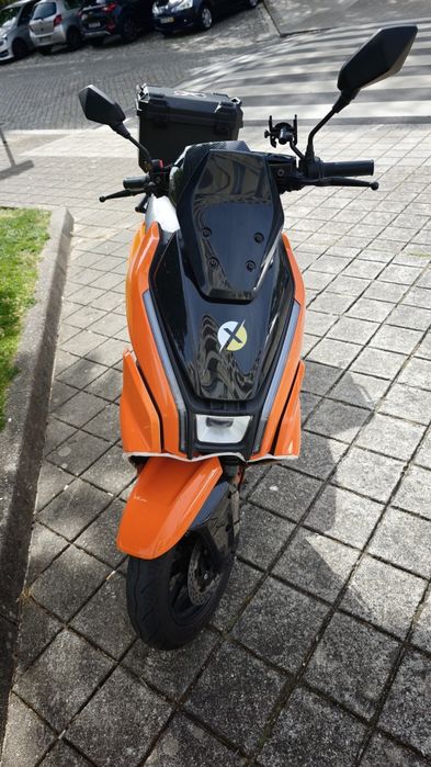 Vende esta mota elétrica