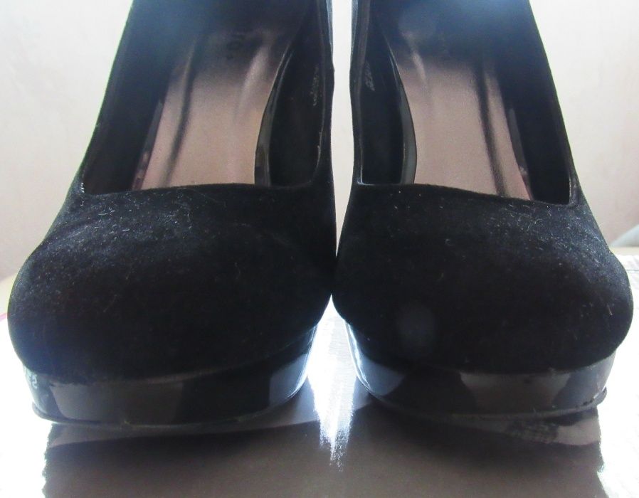 Шикарні туфлі centro 38 р.