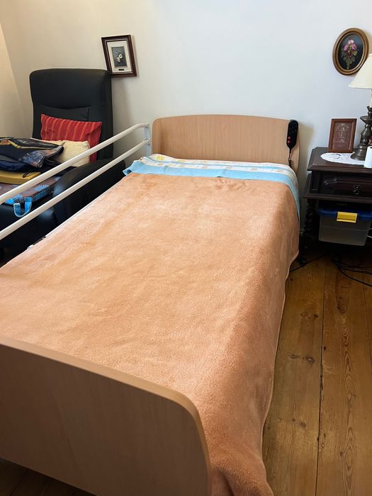 Cama Articulada Eléctrica Hospitalar: como nova!!