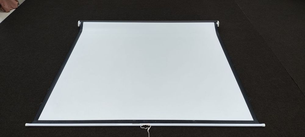 Екран проекційний Elite Screens