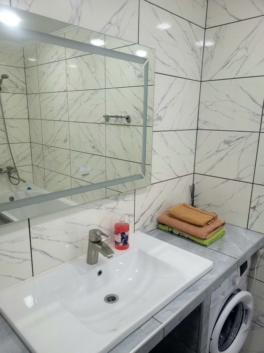 ЦЕНТР. Квартира- студия  посуточно.