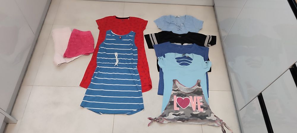 Koszulki T-shirty spodenki szorty sukienki na lato dla dziewczynki rozm. 146/152