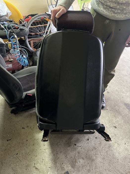 Продам сідушки бмв е36 седан