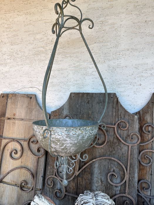 Duże metalowe donice Belldeco