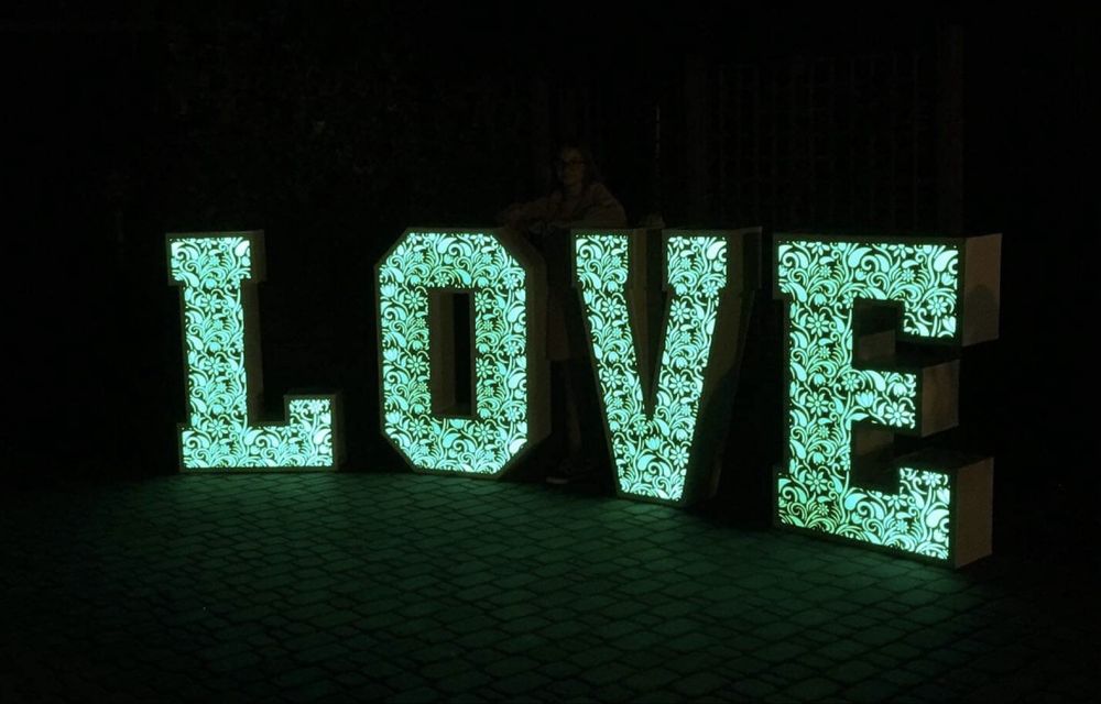 NAPIS LOVE LEDY RGB - 1,2 m ażurowy, gładki