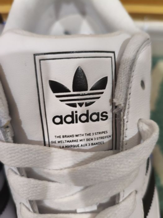 Tênis adidas superstar