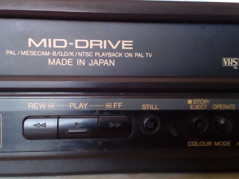 Видеомагнитофон  SHARP (на запчасти)