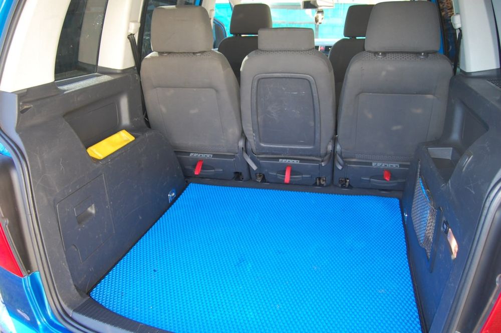 Volkswagen Touran 1.6 FSI Гарний стан 6-ступка