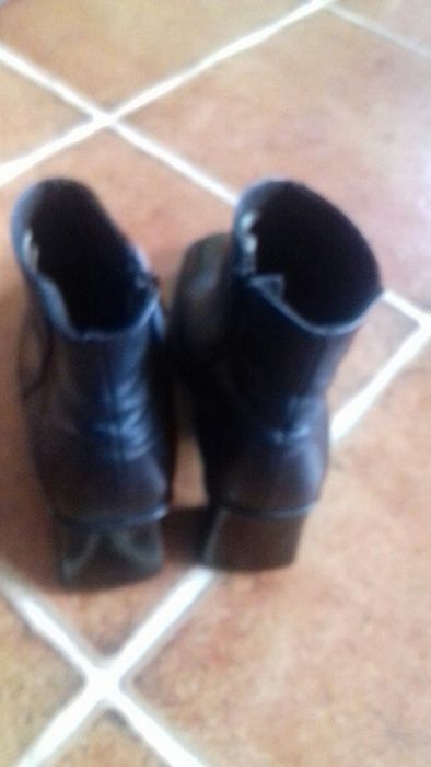 Botki damskie Bata rozmiar 38