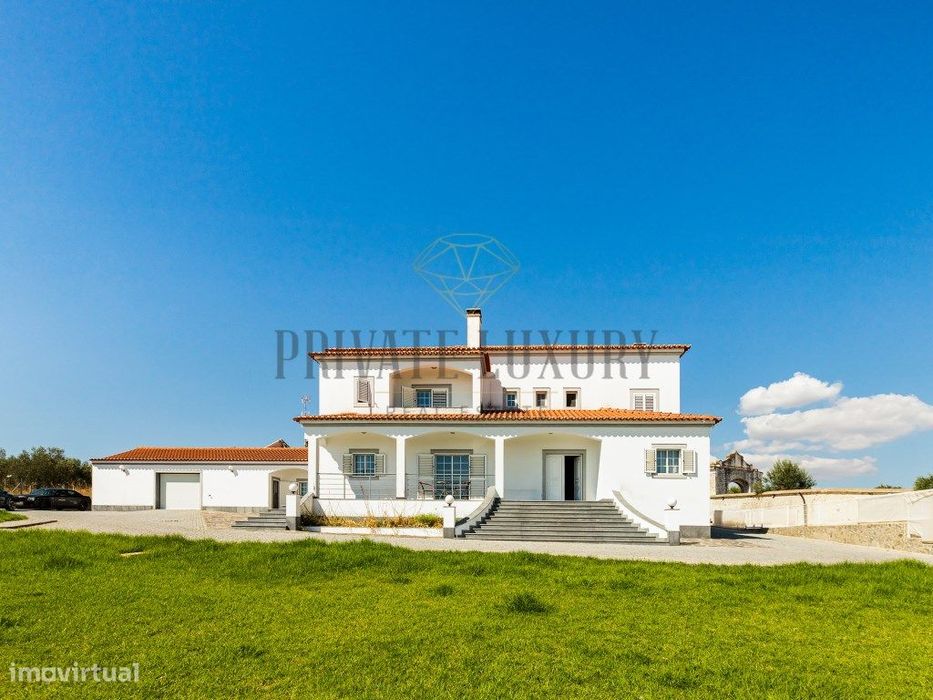 Moradia T4 com piscina