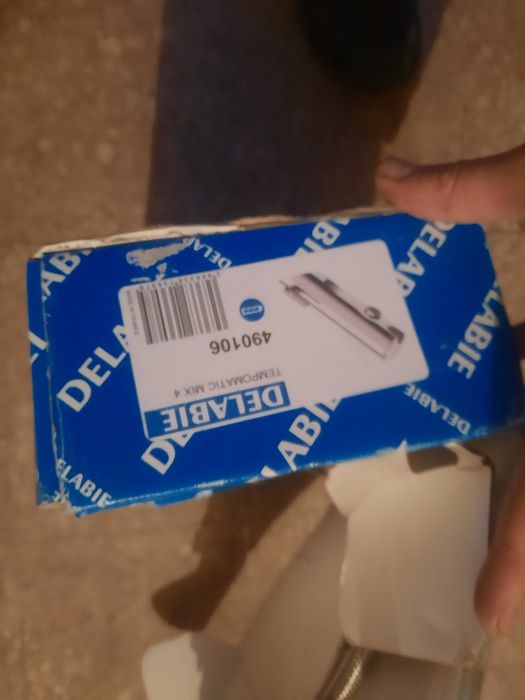 Torneira Delabie, nova, de sensor