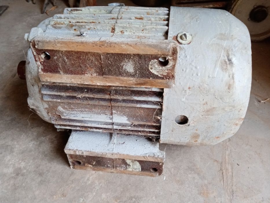 Продам электродвигатель