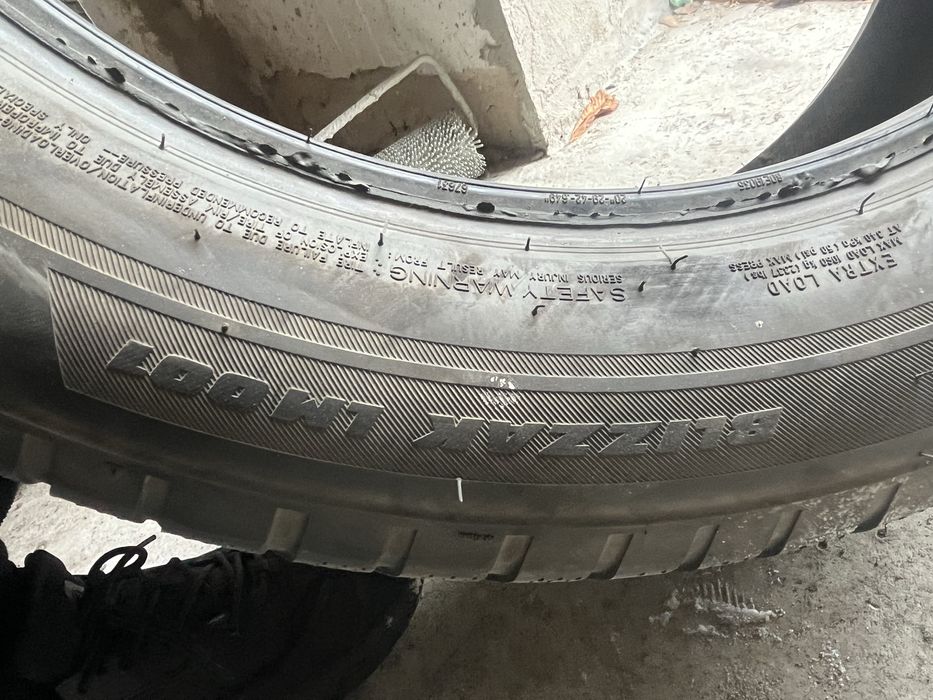 Bridgestone Blizzak LM 001
