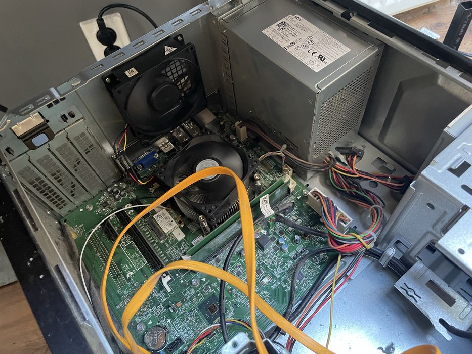 Komputer biurowy + monitor