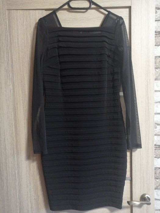 платье, с прозрачными рукавами