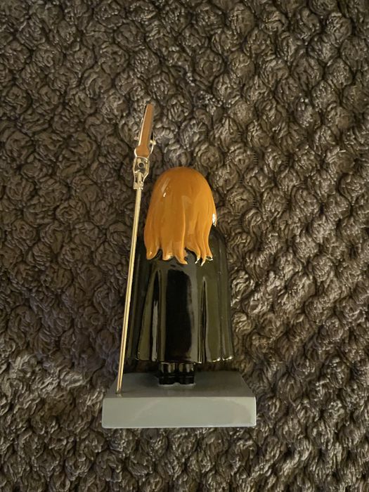 Figura de estudante universitária