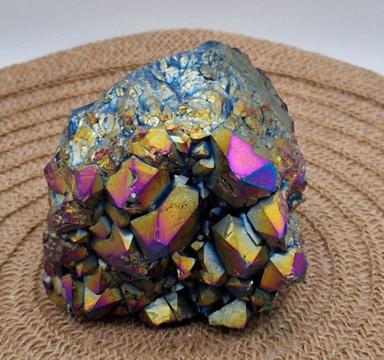 Aura de cristal de rocha de titânio