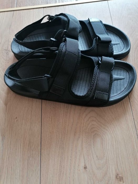 Czarne stylowe Sandały