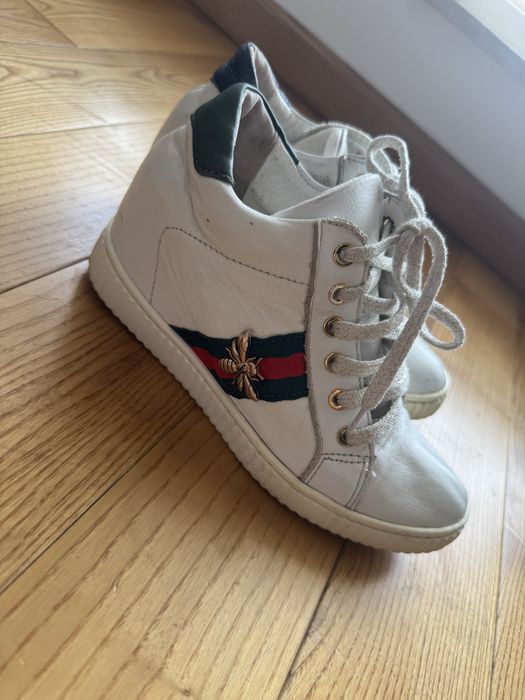 Sneakersy z pszczółką idealne na jesien stan bardzo dobry 37 okazja