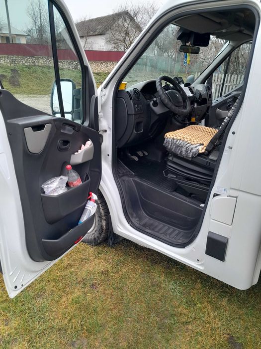 Автомобіль Рено Мастер 3