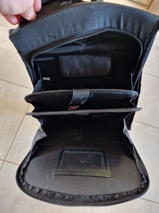 Plecak teczka neseser usztywniany na laptopa nie używany.
